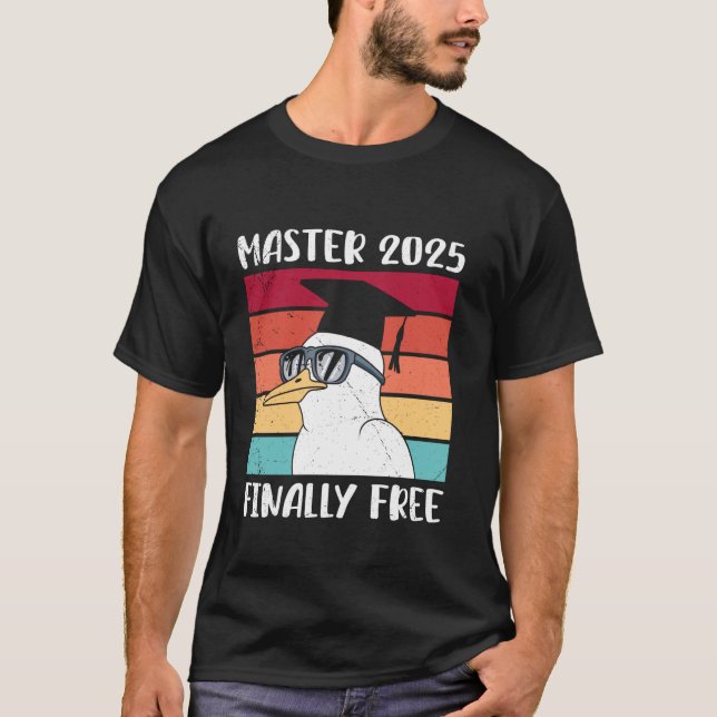 Camiseta MAESTRO 2025 FINALMENTE LIBRE Divertido Grado de M (Anverso)