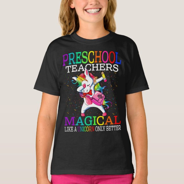 Camiseta Maestros de preescolar mágicos como unicornio (Anverso)