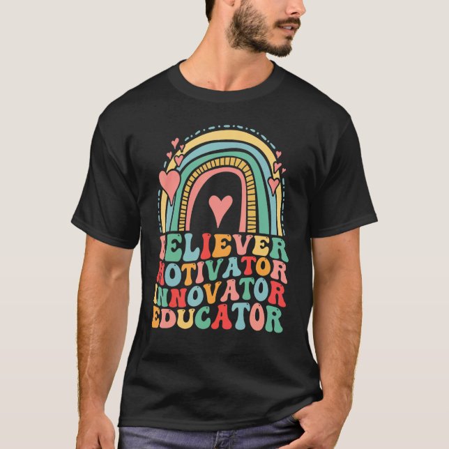 Camiseta Maestros del arco iris retro creyente innovador (Anverso)