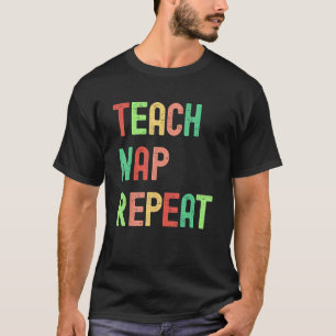 Camiseta Maestros enseñan a repetir el juego al profesor