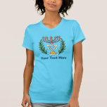 Camiseta Magen persa David Menorah<br><div class="desc">Esta imagen fue adaptada de una antigua teja judía persa y cuenta con una menorah y Magen David (Estrella de David) enmarcados por ramas de olivo. Se han conservado las imperfecciones de la imagen original pintada a mano.</div>