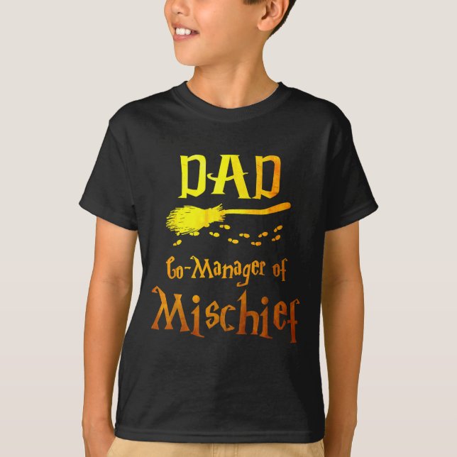 Camiseta Magical Dad, Manager Of Mischief Birthday Family M (Anverso)