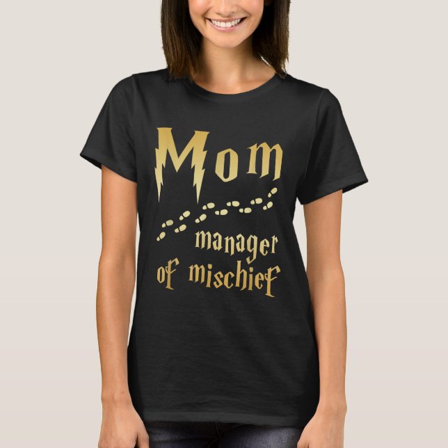 Camiseta Magical Mom, Manager of Mischief (Anverso)