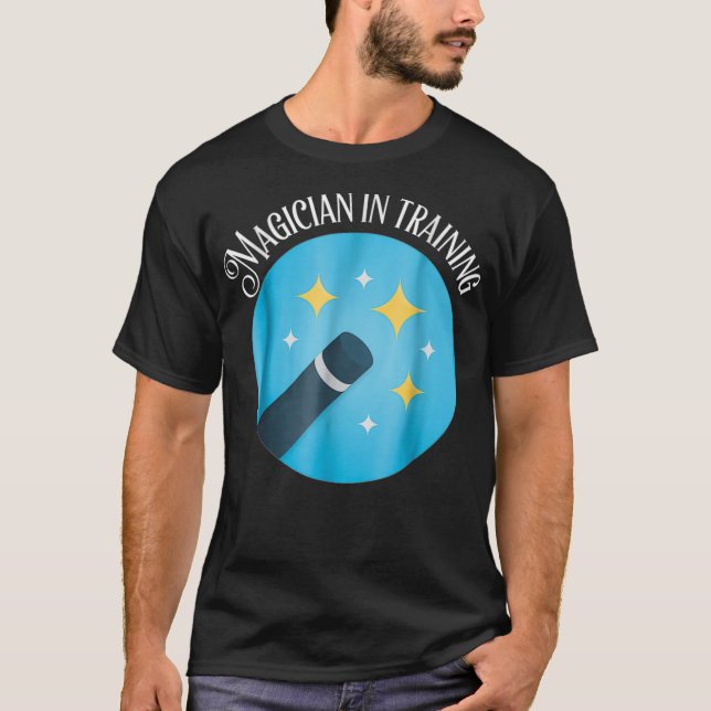 Camiseta Magician In Training  For Kid Magician Newbie Magi (Anverso)