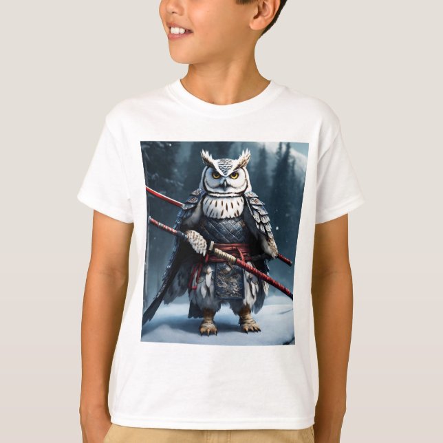 Camiseta majestuoso búho de nieve encaramado en una rama de (Anverso)
