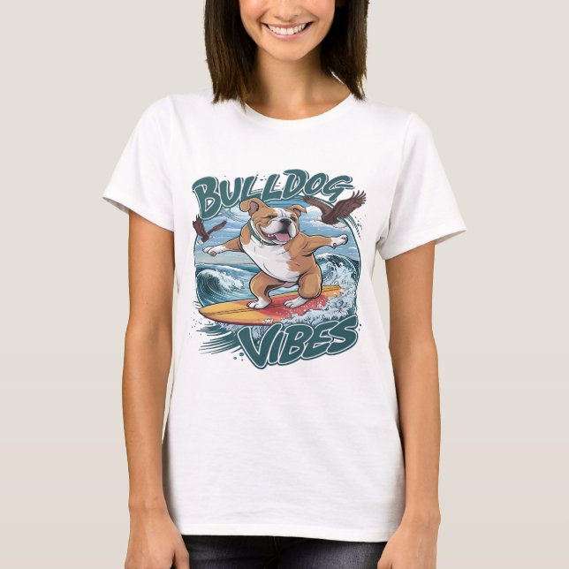 Camiseta Majestuoso Bulldog Surfing (Anverso)