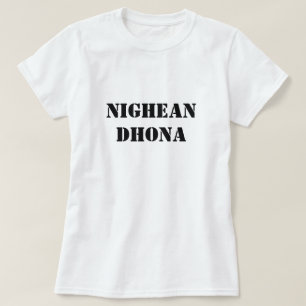 Camiseta Mal Chica en la dhona gaélica escocesa