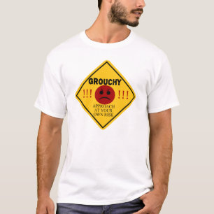 Camiseta Malhumorado. Acercamiento en su propio riesgo