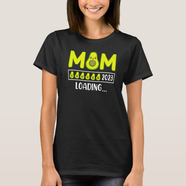 Camiseta Mamá 2023 amor de aguacate cargando bebé esperando (Anverso)