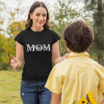 Camiseta Mamá bendecida por el día de la madre<br><div class="desc">Mamá Blessed es un diseño con linda tipografia en color blanco para las mamás del mundo,  ideal para regalar en dia de la madre,  cumpleaños,  aniversarios,  o cualquier ocasion no dude y adquirir era este lindo para mamá ahora.</div>
