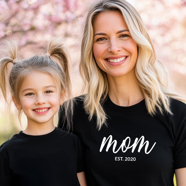 Camiseta Mamá con Letra Negra Establecida (Subido por el creador)