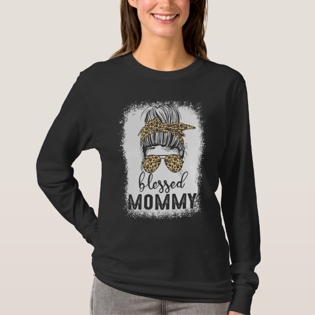 Camiseta Mamá cristiana blanqueada Messy Bun Bendecida Momm (Anverso)