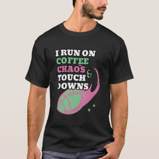 Camiseta Mamá de fútbol: corro con café, caos y touchdowns