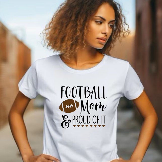 Camiseta Mamá de fútbol y orgulloso de eso (Subido por el creador)