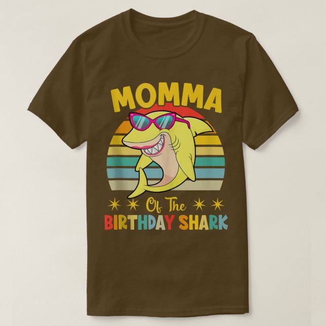 Camiseta Mamá De La Familia De Cumpleaños De Los Tiburones  (Diseño del anverso)