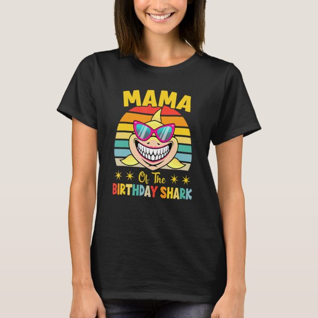 Camiseta Mamá De La Familia De Cumpleaños De Los Tiburones  (Anverso)