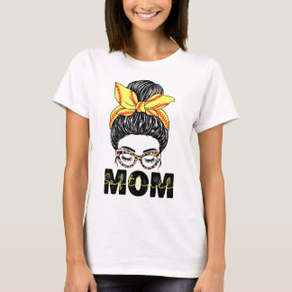Camiseta Mamá de Softball Messy Bun Softball Life Mamá