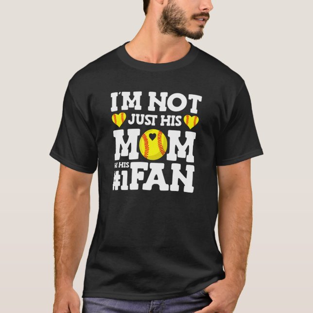 Camiseta Mamá de Softball no soy solo su mamá, soy su númer (Anverso)