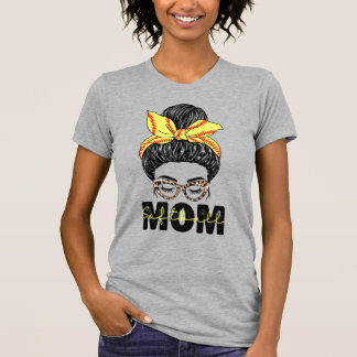 Camiseta Mamá de sóftbol Moño Desordenado Vida de Mamá de S