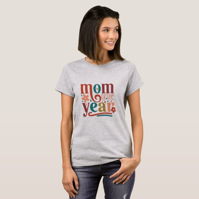 Camiseta Mamá Del Año Tipografía Retro (Anverso completo)