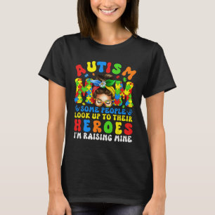 Camiseta Mamá del autismo criando a héroe Groovy Autism Con