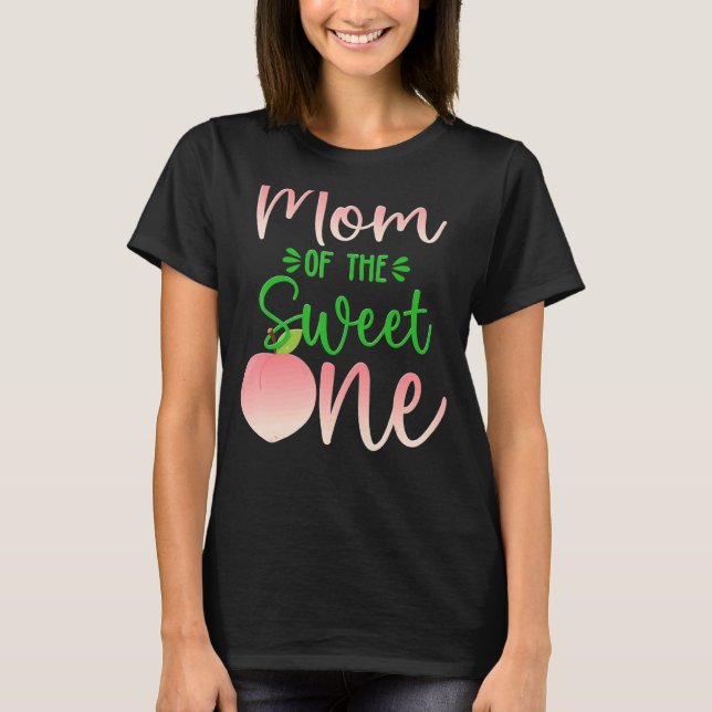 Camiseta Mamá Del Cumpleaños Un Peach Primera Fama De Fruta (Anverso)