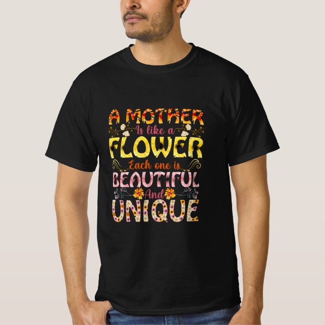 Camiseta Mamá Es Como Una Flor (Anverso)
