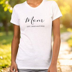 Camiseta Mamá Establecida con Letra Negra