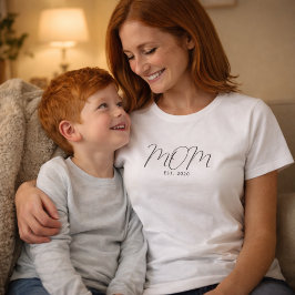 Camiseta Mamá establecida en escritura negra