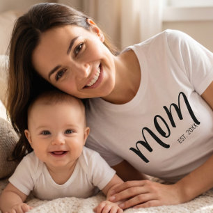 Camiseta Mamá Estableció Escritura Negra Personalizada Año 