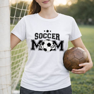 Camiseta Mamá futbolera estilo universitario con pelota