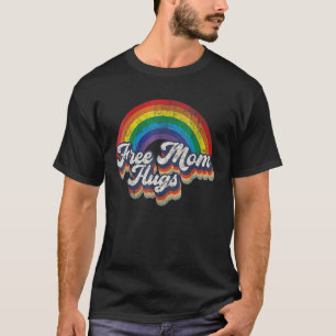 Camiseta Mamá libre abraza el mes del orgullo del corazón a