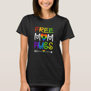 Camiseta Mamá libre abraza el mes del orgullo del corazón a
