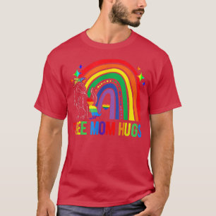Camiseta Mamá libre LGBT abraza dinosaurio por Mamasaurus A
