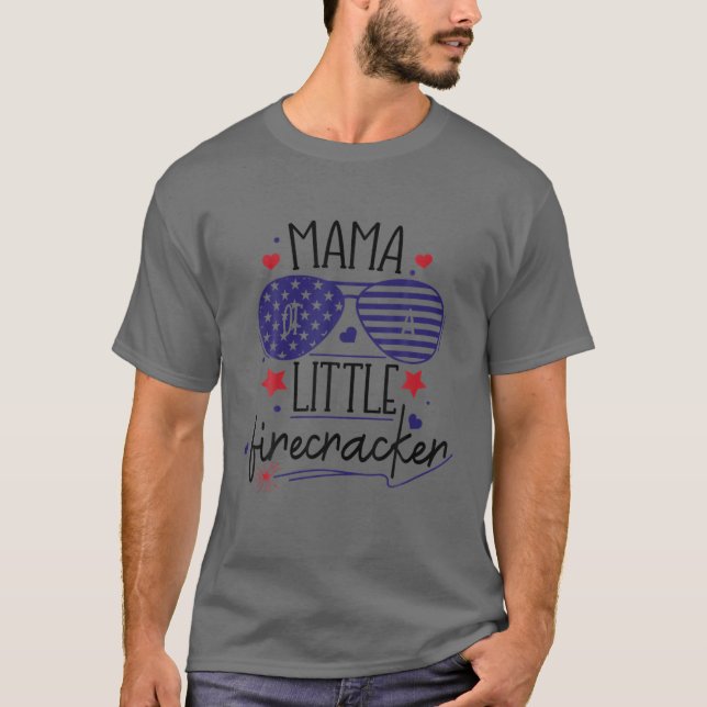 Camiseta Mama Little Firecracker Celebra La Familia Del 4 D (Anverso)