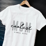 Camiseta Mamá más fría desde el 20XX de la adormidera simpl<br><div class="desc">Este diseño sencillo y moderno se compone de una tipografía de san serif.</div>