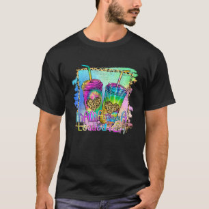 Camiseta Mamá necesita un juguete de té cargado de juguete 