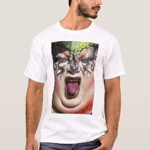 Camiseta Mamá Needs una bebida inútil