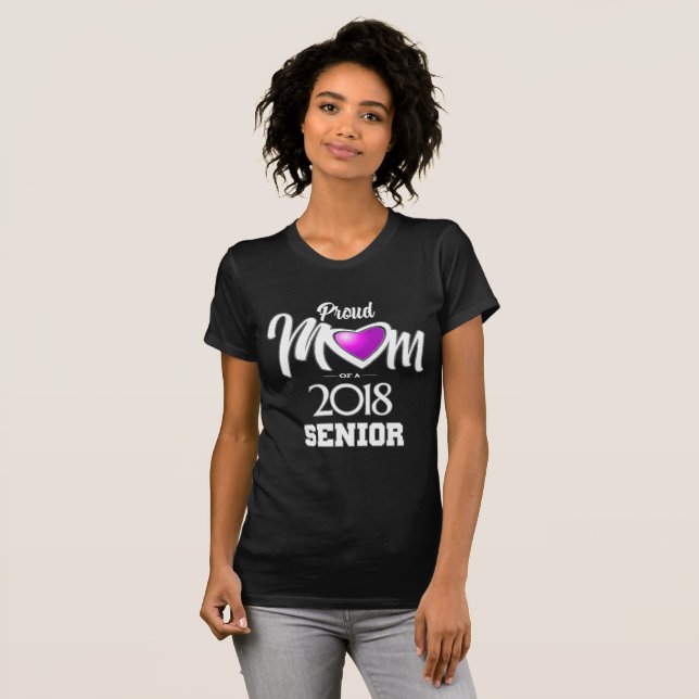 Camiseta Mamá orgullosa de un mayor 2018 (Anverso completo)