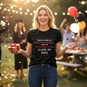 Camiseta Mamá Orgullosa Su Graduado Era Clase de 2026 Rojo 