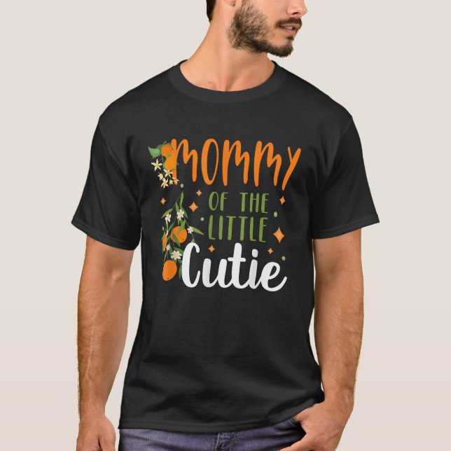 Camiseta Mamá pequeña cuata Naranja de Baby Shower primer c (Anverso)