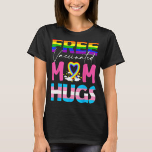 Camiseta Mamá vacunada gratis abraza a lesbiana gay arcoiri