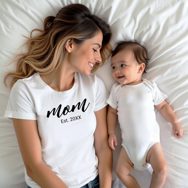 Camiseta Mami de escritura negra establecida (Subido por el creador)