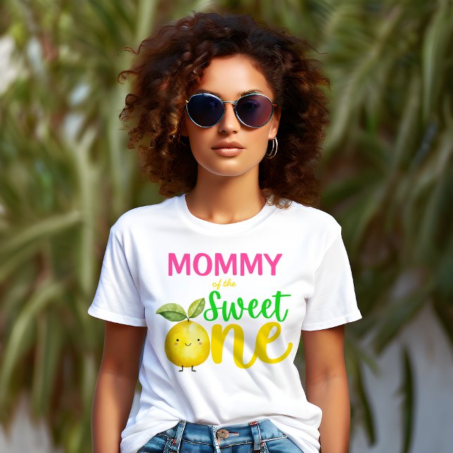 Camiseta Mami of the Sweet one rosa limonada fiesta (Mommy of the Sweet one pink lemonade party T-Shirt personalized birthday shirt party photo props)