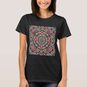 Camiseta Mandala colorida - Boho intrincado