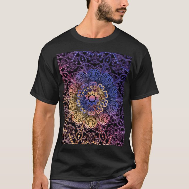 Camiseta Mandala morada y amarilla: diseño dibujado a mano (Anverso)