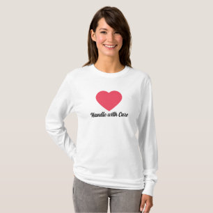 Camiseta Manejar con cuidado Cita Corazón rojo con texto
