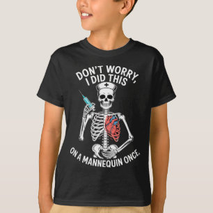 Camiseta Manequin enfermera esqueleto divertido humor médic