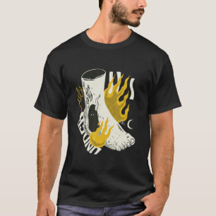 Camiseta Manly Foot Scary Surreal Oyes Devil