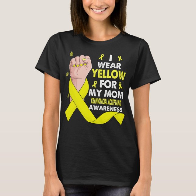 Camiseta Mano De Boxeo Que Llevo Amarillo Para Mi Mamá CRAN (Anverso)
